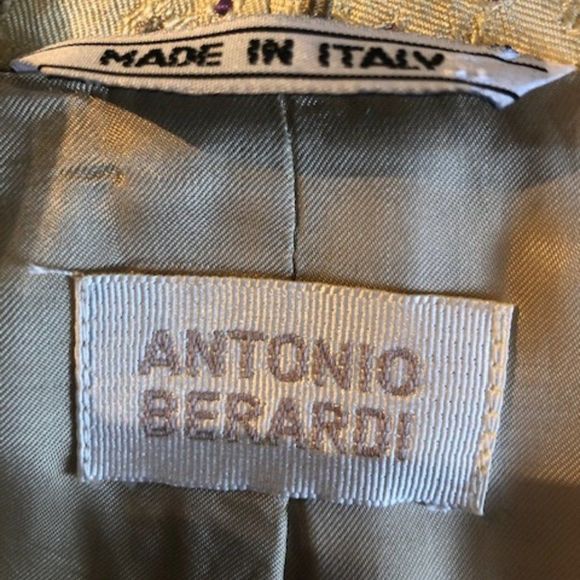 💛 Vintage 100% Silk Top with Classic Fit - Picture 3 of 8